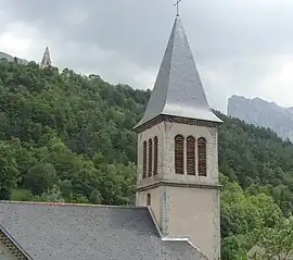 Saint-Disdier, with the parish church in the foreground, and the "Mother Church" on the hill