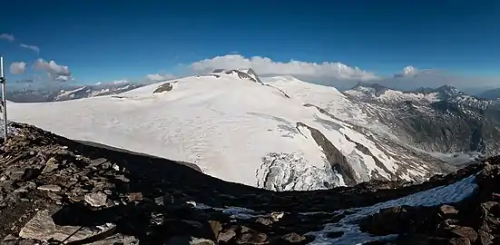 Upper Keesboden of the Schlatenkees, from the crystal wall