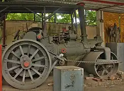 Steamroller by Aveling and Porter from early 20th century. On display at the Gangaramaya Temple in Colombo.