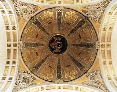 The ceiling, with royal emblems