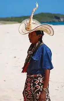 A Raja (traditional king) of Rote wearing the ti'i langga