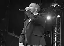 The band's lead vocalist, Justin Matthews, at Fort Rock 2018.