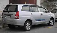 Innova 2.0 E (TGN40; pre-facelift, Malaysia)