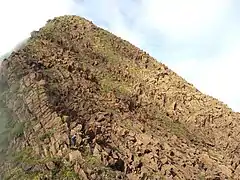 España Peak to the south of the summit. The southern sections are littered extensively with large boulders.