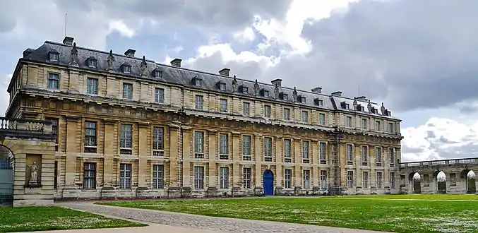 Pavilion of the Queen (west façade)