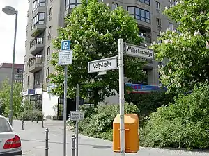 The corner of Wilhelmstraße and Voßstraße today, now occupied by an apartment block and a Chinese restaurant.