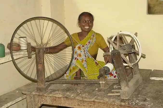 Woman spinning, Jaura